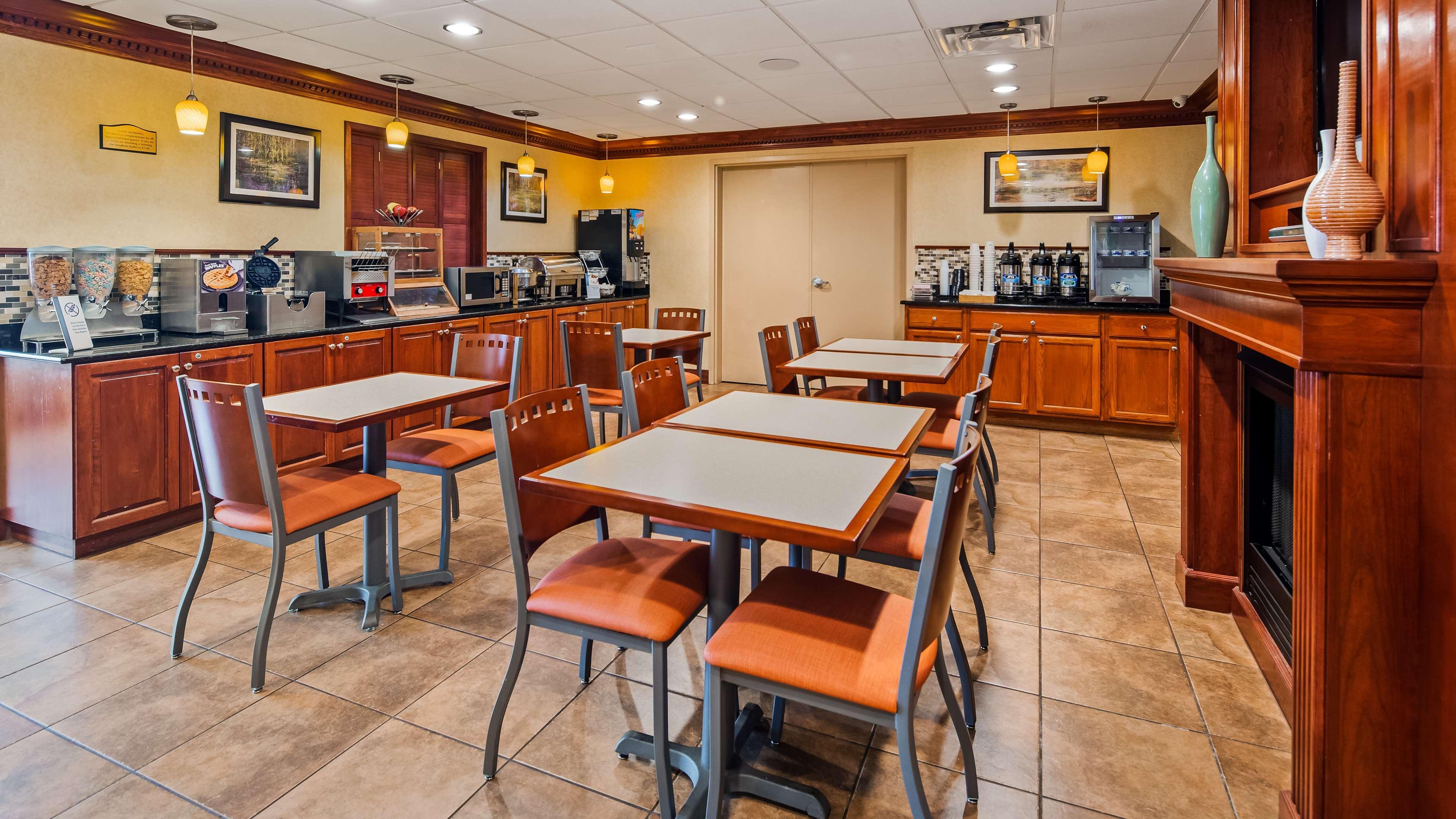 Western Strawberry Inn&suites Hotel Knoxville
