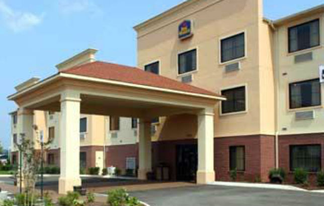 Hotel Western Strawberry Inn&suites 3*